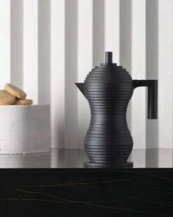 Alessi Pulcina Percolator 3-kops Aluminium Volledig Zwart -Koffie Promoties Winkel mdl02bb 02 1