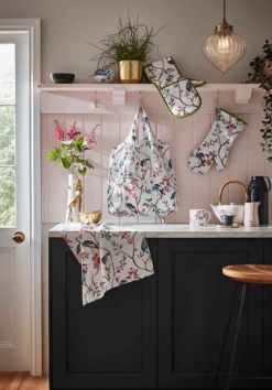 Ulster Weavers Oriental Birds Theemuts Katoen Crème -Koffie Promoties Winkel oriental birds main klein 3